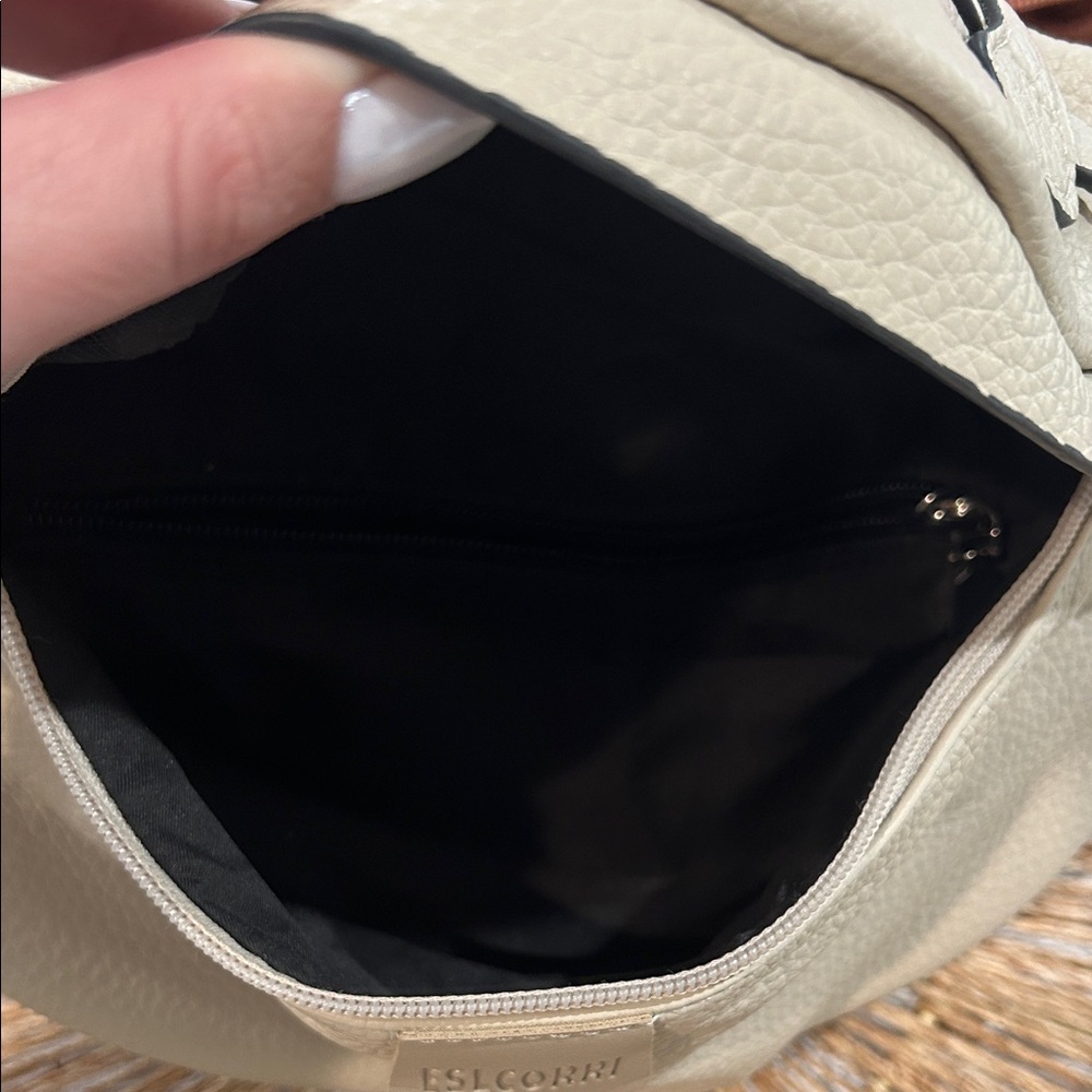 Beis Cream Crossbody Bag - Picture 3 of 4